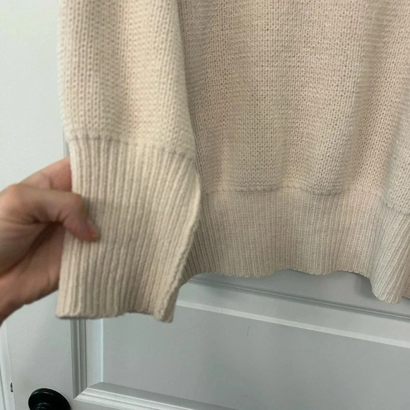 Abercrombie knit sweater - Picture 2 of 7